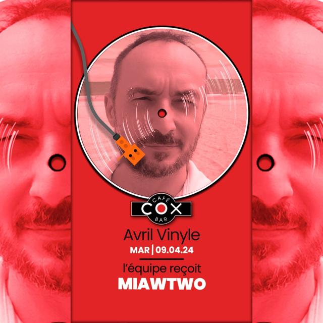 Lire la suite à propos de l’article Live at Café Cox Paris – 4 hours Vinyl DJ Set « Club Classics » – 09042024
